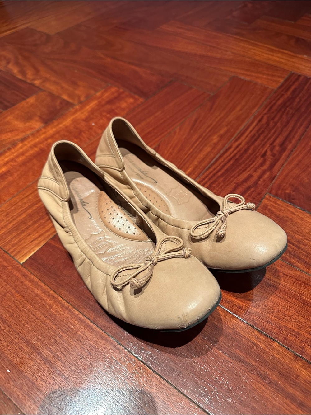 Saramanda Beige Leather Ballet Flats with Bow Accent